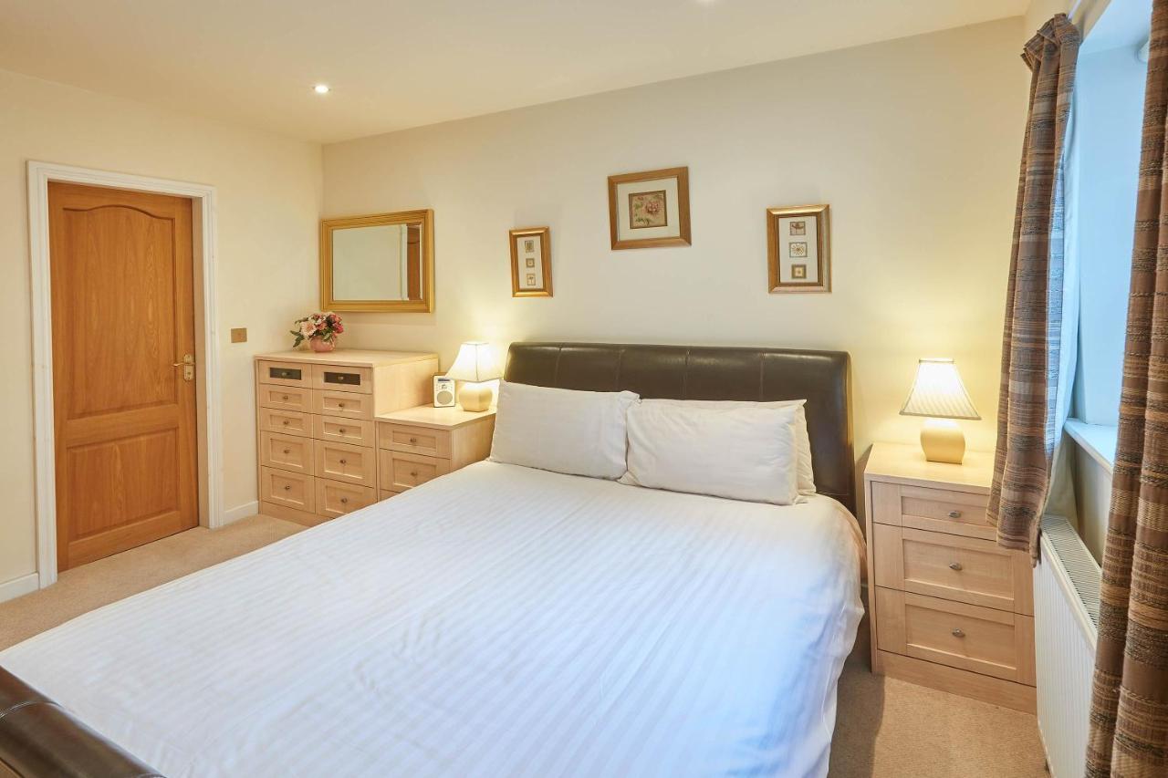 Host & Stay - Folkton Cottages Scarborough Eksteriør bilde