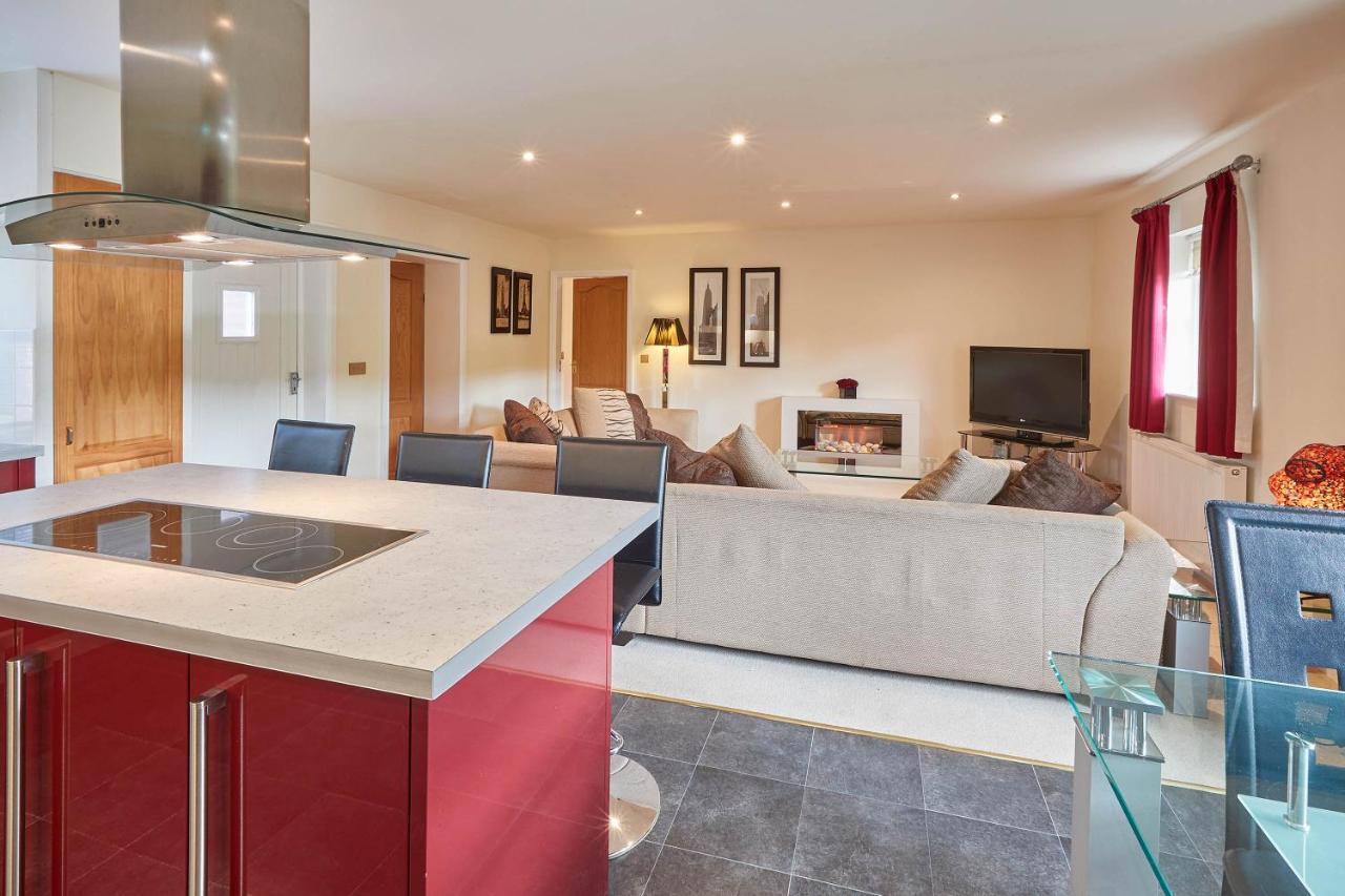 Host & Stay - Folkton Cottages Scarborough Eksteriør bilde