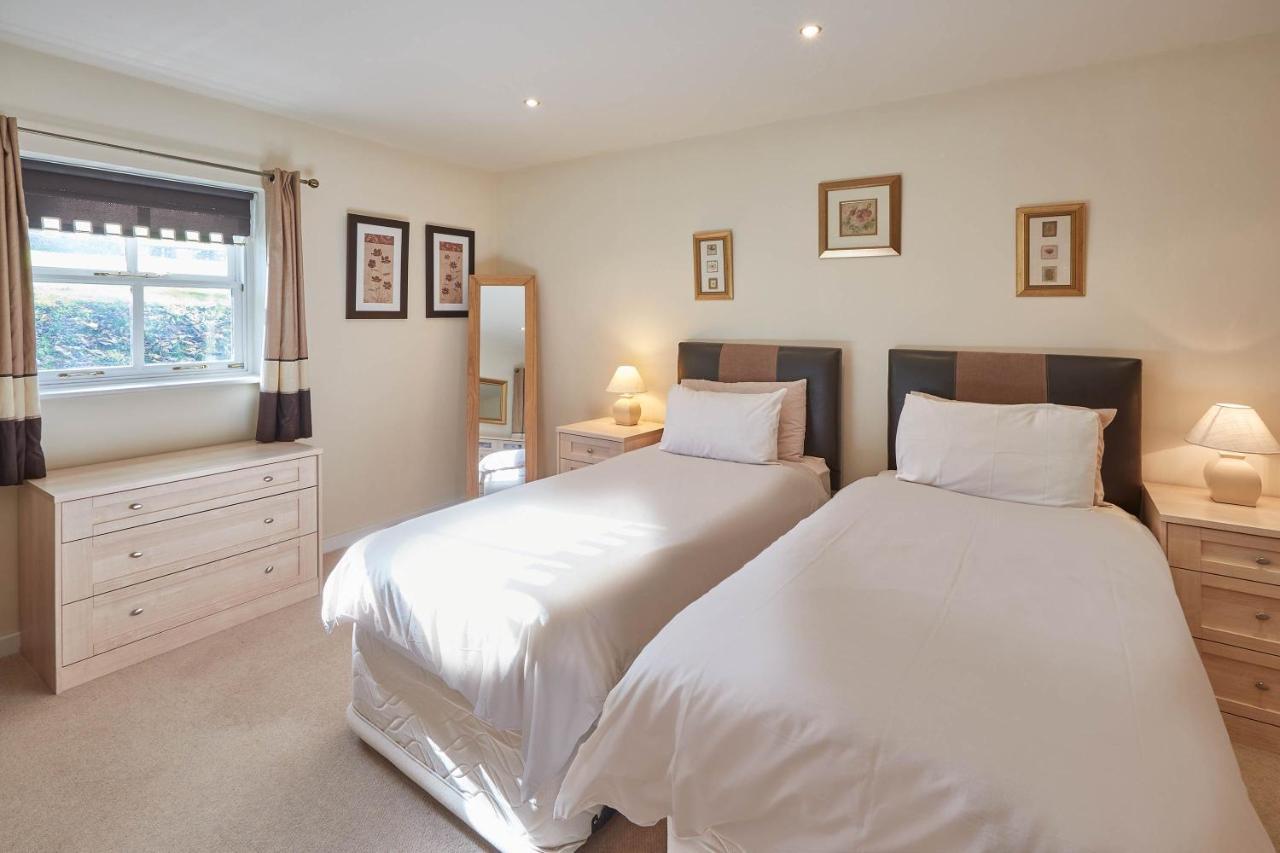 Host & Stay - Folkton Cottages Scarborough Eksteriør bilde